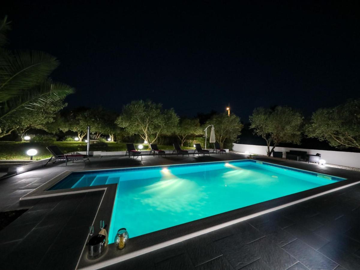 Lovely Holiday Home In Policnik With Private Pool Exterior photo