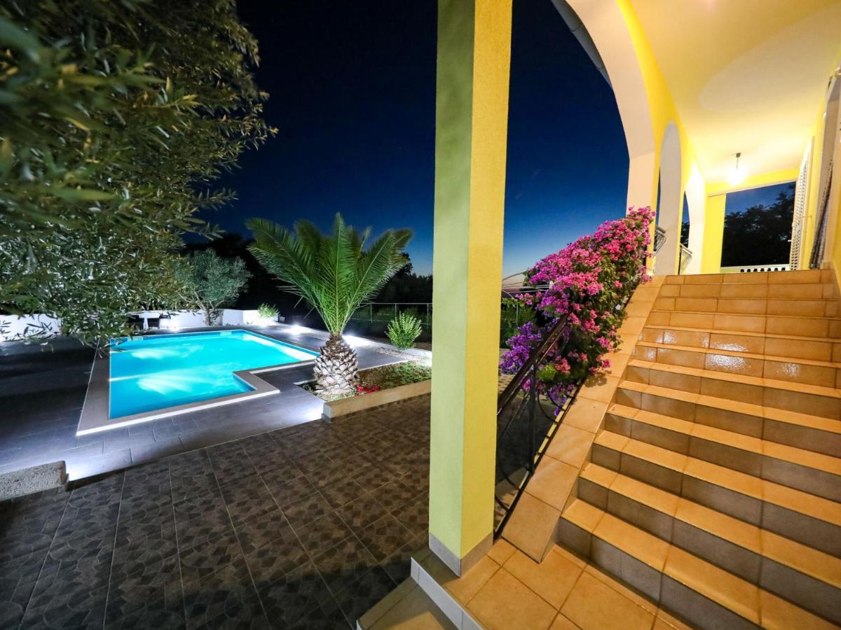 Lovely Holiday Home In Policnik With Private Pool Exterior photo